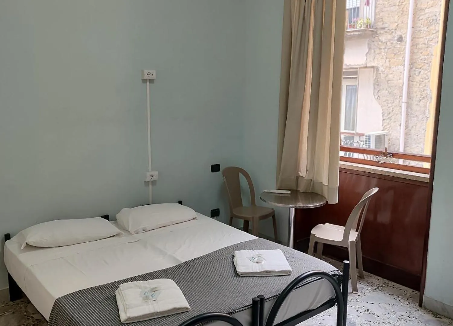 Hello Naples Hostel